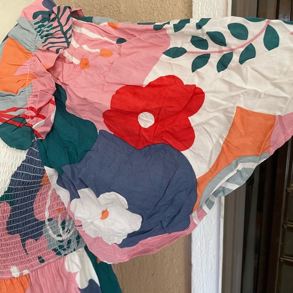 Cute Flower Dress - Picture 5 of 7